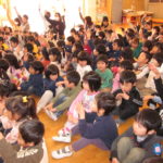 2月誕生会 絵本貸出し 幼虫 010 2月誕生会 絵本貸出し 幼虫 010