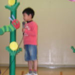 2月誕生会　絵本貸出し　幼虫 011