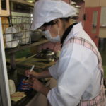 給食１ 047