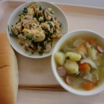 給食１ 036