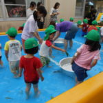 あゆのつかみ取り会 050
